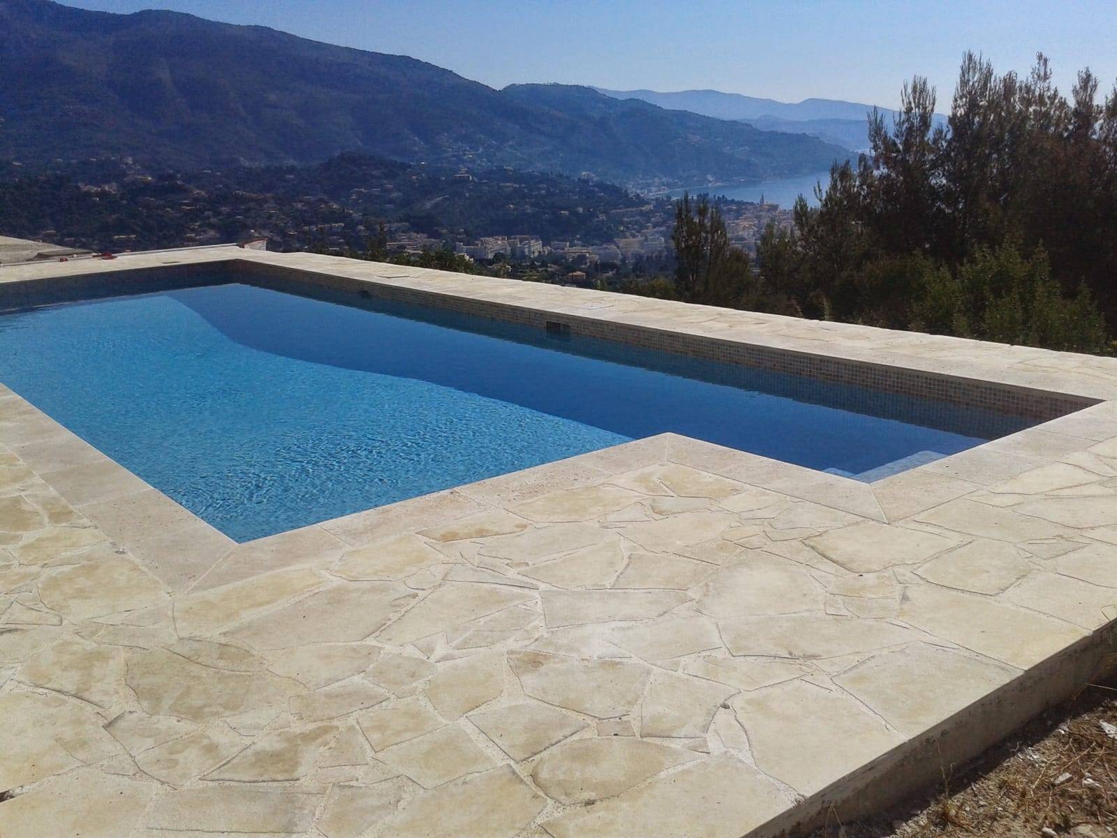 constructeur Piscines Logintec béton armé haut de gamme Mandelieu Alpes maritimes 06 PACA