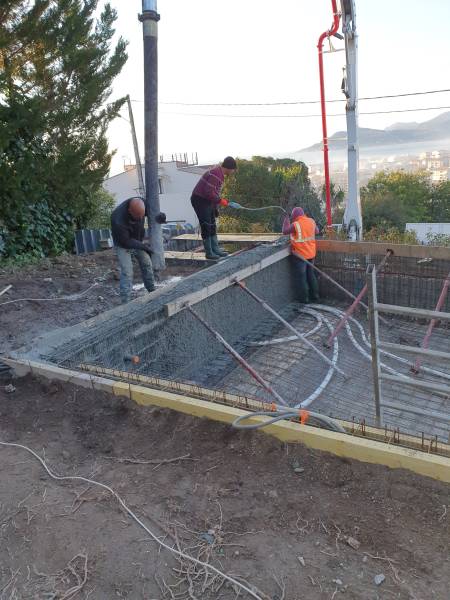 ferraillage pour une construction de piscine en béton armé à Antibes Alpes Maritimes