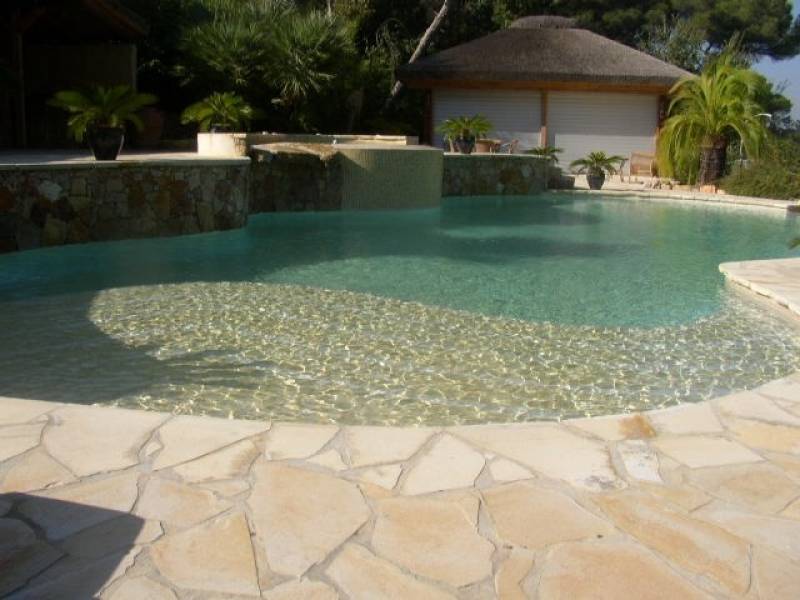 Logintec Pisciniste pour création de piscine sur mesure 